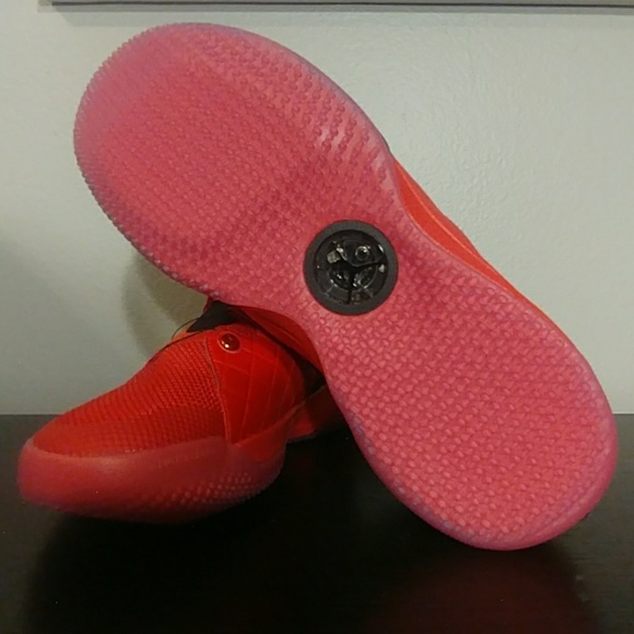 AIR JORDAN XXXIII - Picture 4 of 6